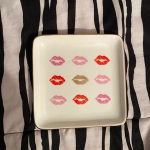 Lipstick kisses trinket tray brand new